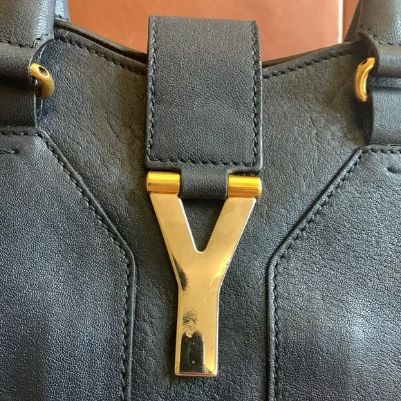 🦋Beautiful YSL Navy Blue Leather Handbag🦋 - Picture 10 of 14